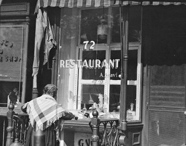 "Mott Street, Display window typical Italian restaurant. 1935-1941."